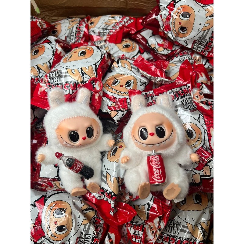 MASKOTKA LABUBU COLA 15CM